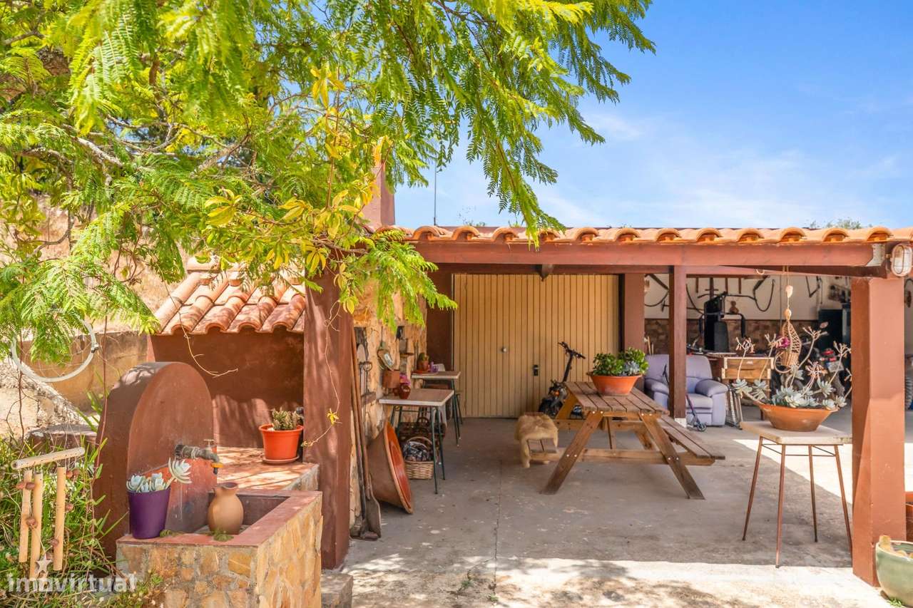 Herdade com moradia T4+1, piscina e lago-38