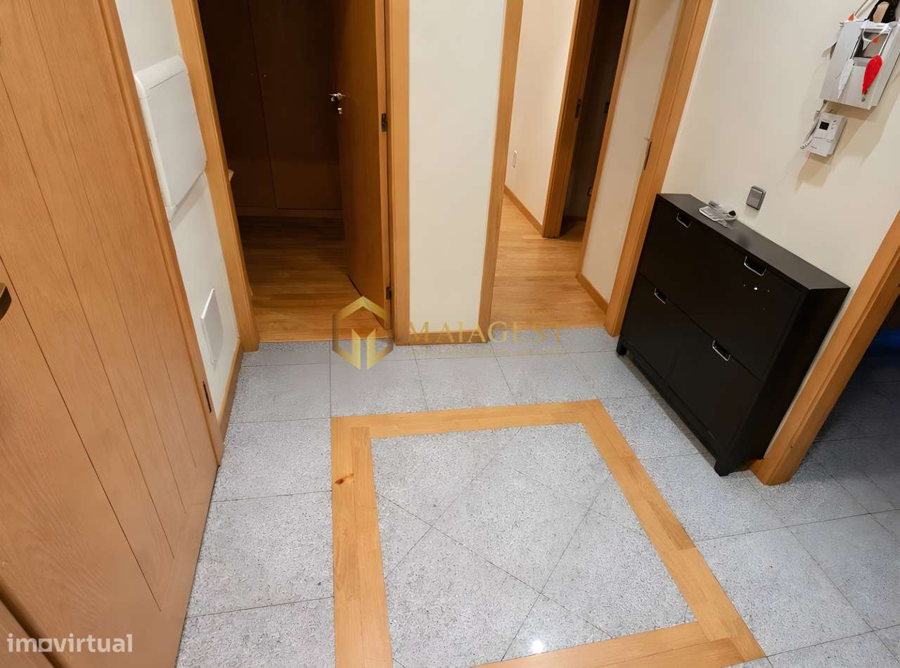 T2+1 como Novo com Varanda e Garagem no Centro de Rio Tinto - Grande imagem: 2/14