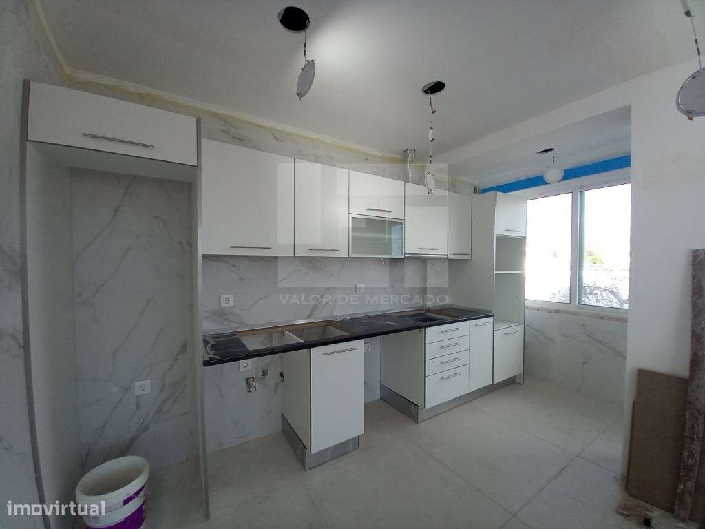 Apartamento T4 - Laranjeiro - Grande imagem: 4/25