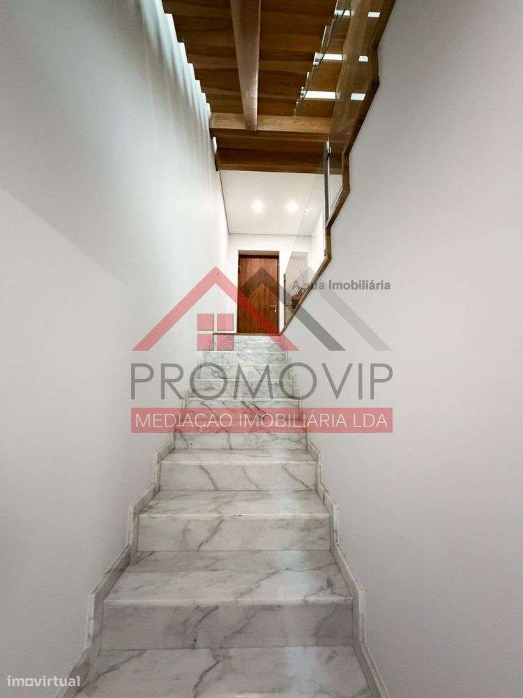 Moradia em Banda T3 Seminova Santo Tirso-27