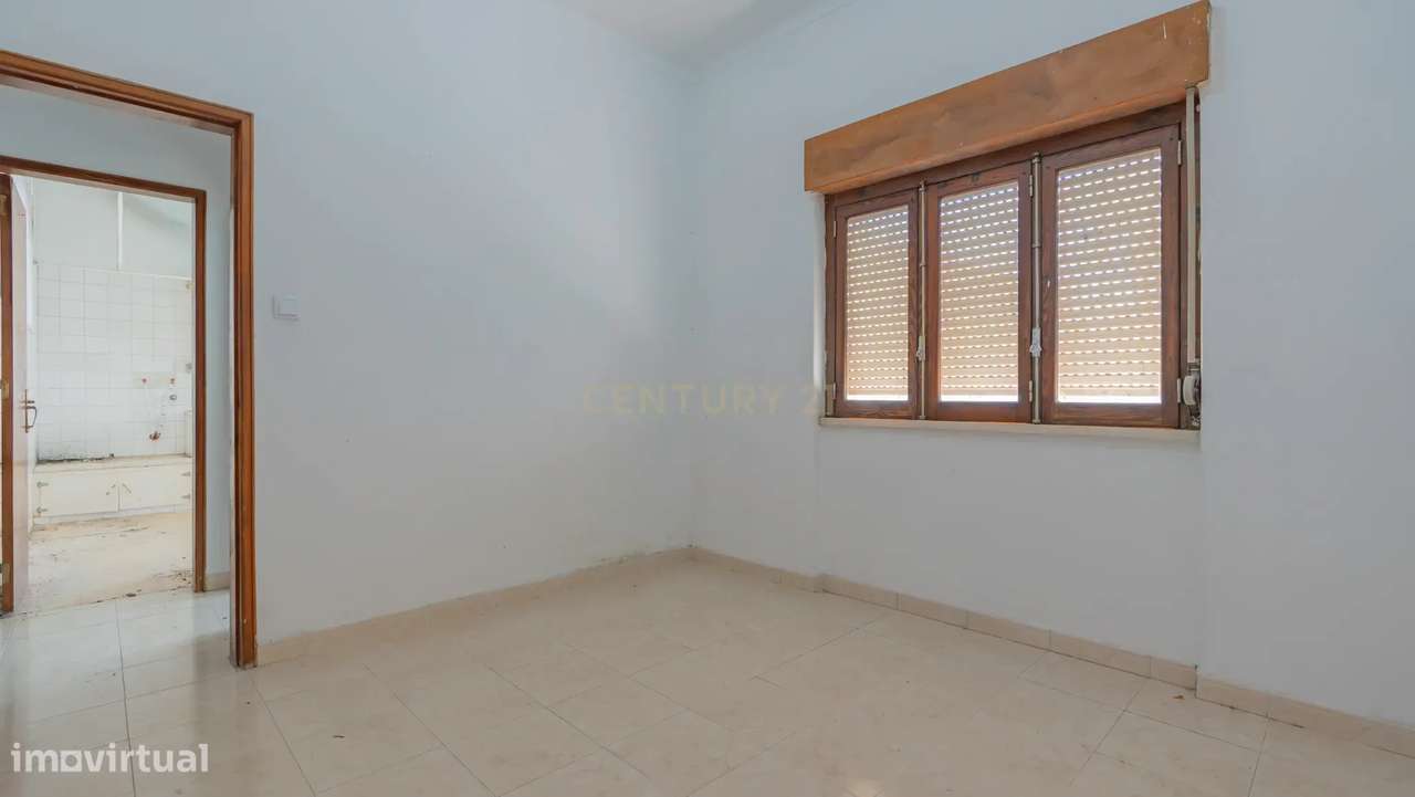Moradia Isolada com Terreno de 1041 m² – Um Mundo de Possibilidades!-21