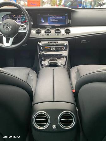 Mercedes-Benz E - 18