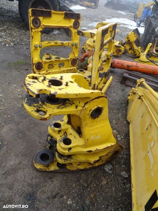 King post buldoexcavator WB 93 R5 din 2008,suport brat spate - 2