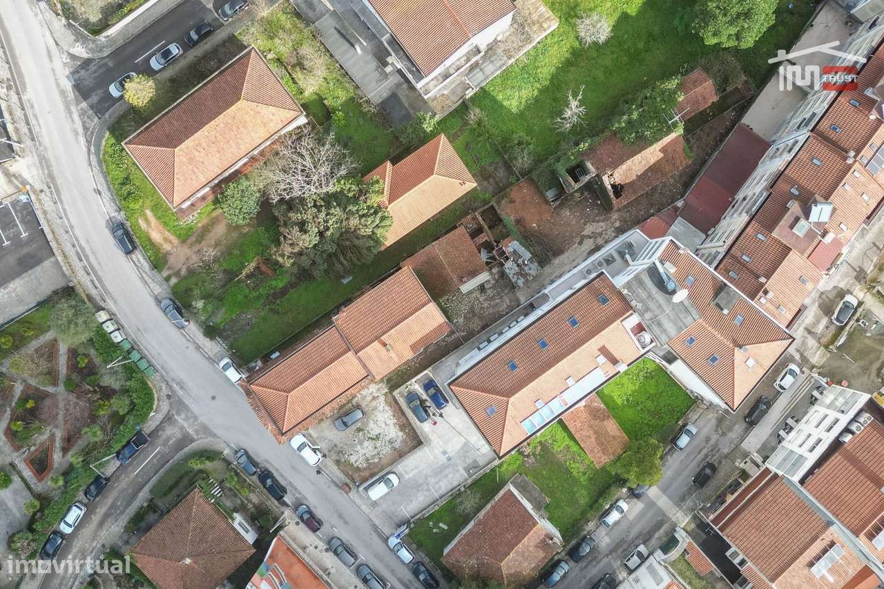 PREDIO PARA RECUPERAR A 300 METROS DO SANTUARIO DE FÁTIMA COM AREA ...-12
