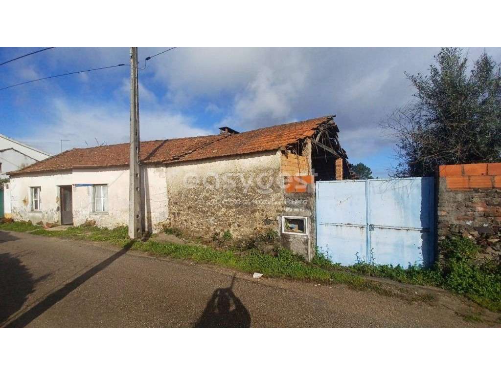 Moradia com logradouro e terreno perto de praias fluviais - Grande imagem: 5/16