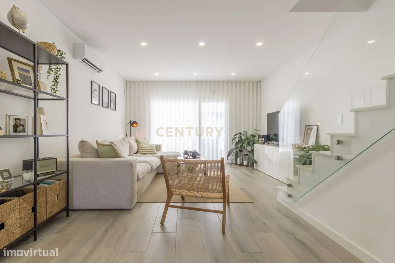 Moradia Geminada como Nova na Quinta do Conde-9