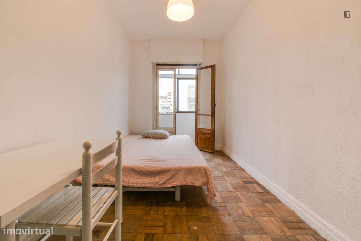 Quarto - localizado em Estrela Lisbon - Grande imagem: 5/8