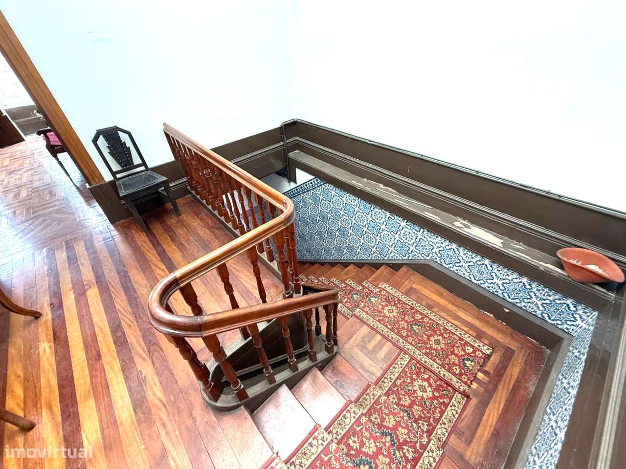 Moradia de Traça Apalaçada com Lojas  no Centro Histórico de Ovar-51