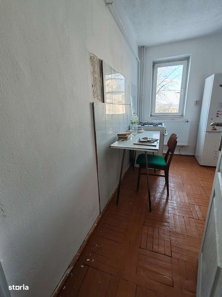 De vanzare!Garsoniera decomandata, etaj 2, 27 mp, Razboieni-3