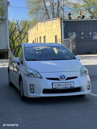 Toyota Prius (Hybrid) - 2