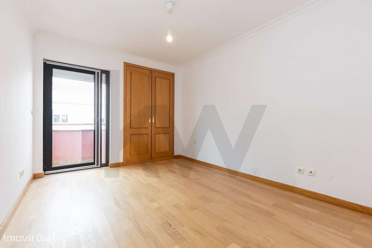 Apartamento T3 de 148m2 em Campo de Ourique, 2 lugares de estacionamen - Grande imagem: 4/23