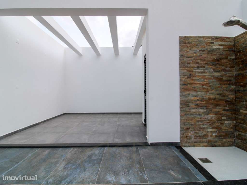 Moradia Isolada T4 - inserida em lote 420m2 - Aldeias de Irmaos - A...-57