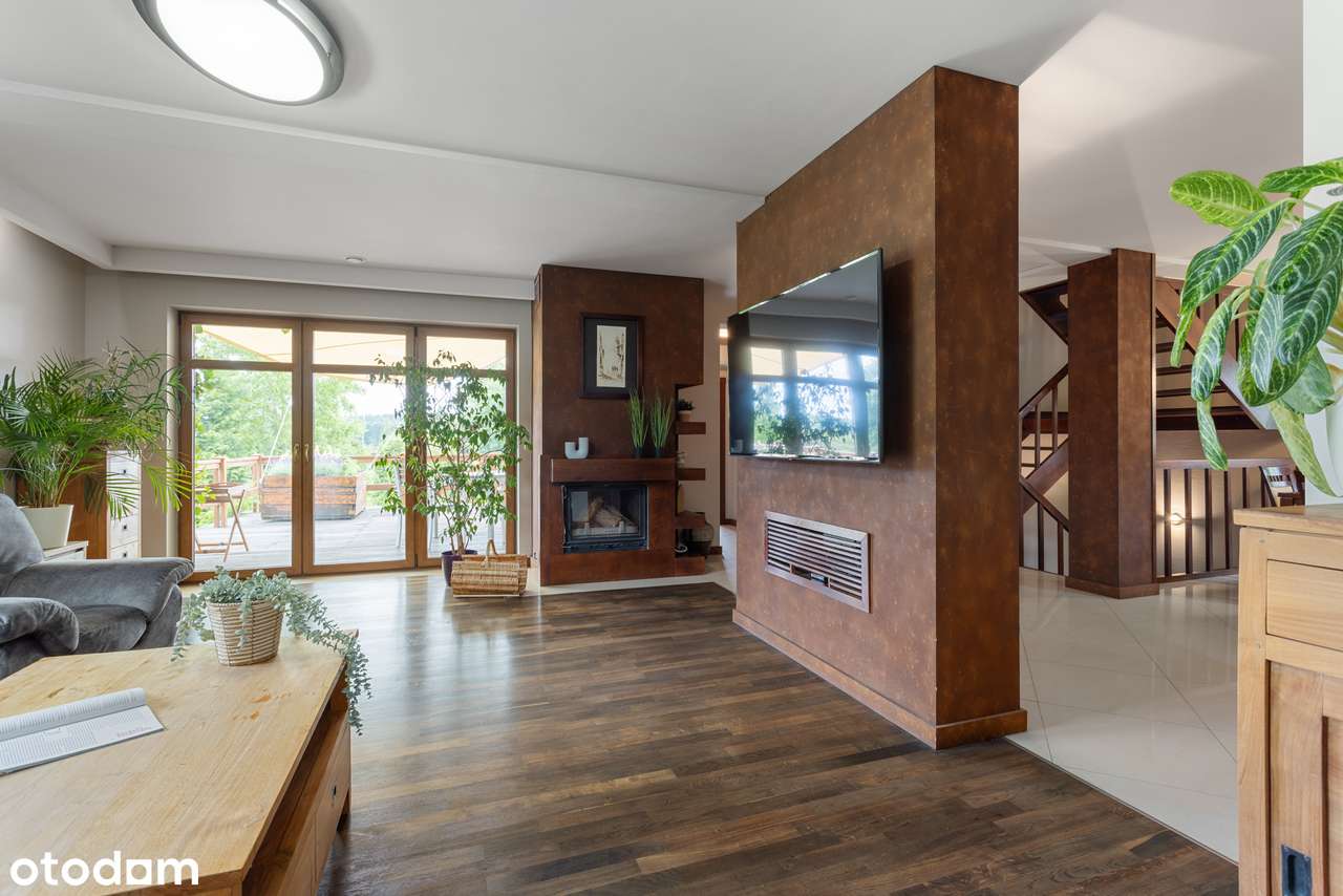 Wyjątkowy dom obok lasu i jezior! Wygodny dojazd do centrum miasta-6