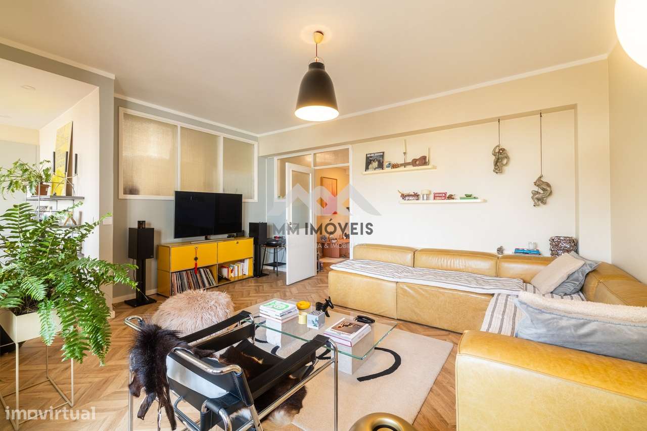 Apartamento T4 +1| Renovado | Convertido em T3+1 | Varanda |  Carvalhi - Grande imagem: 2/43