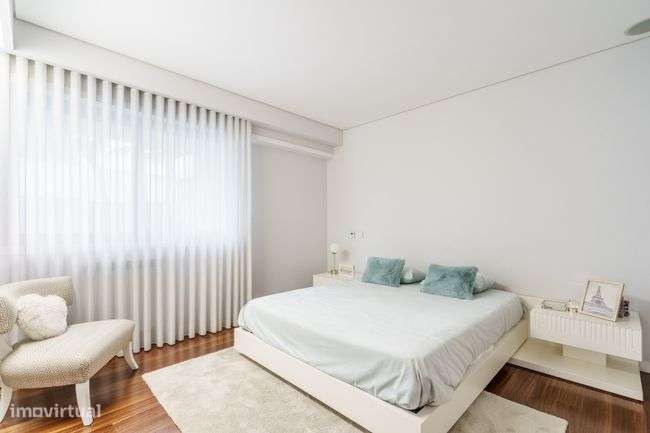 Exclusiva Moradia Individual Moderna e Luxuosa-19