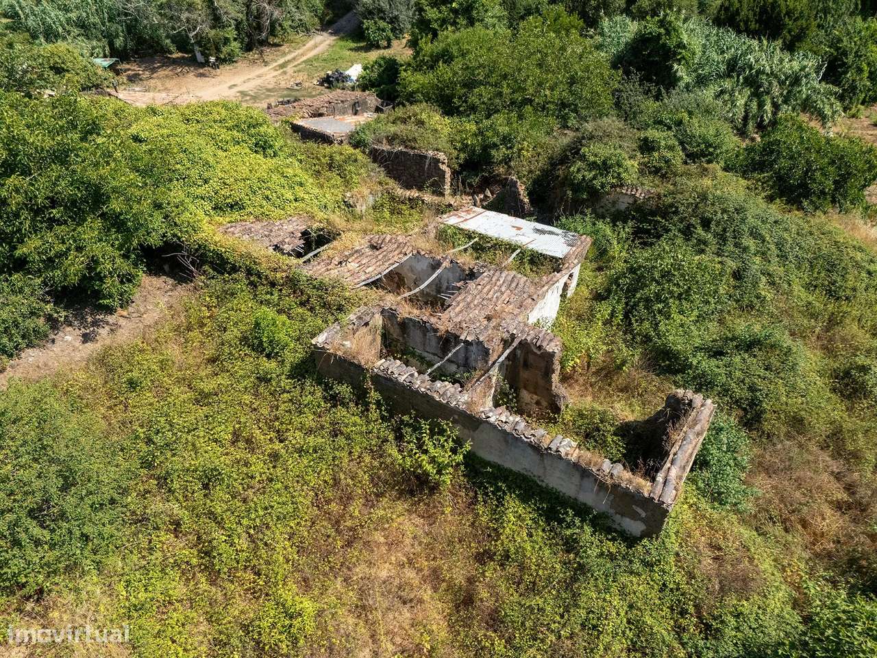 RUÍNA PARA RECONSTRUÇÃO NUM LOCAL REMOTO; MARMELETE - Grande imagem: 5/11