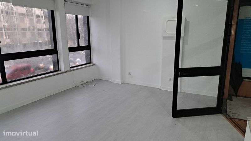 Loja Almada - Centro Cova da Piedade - CC Star - Grande imagem: 4/12