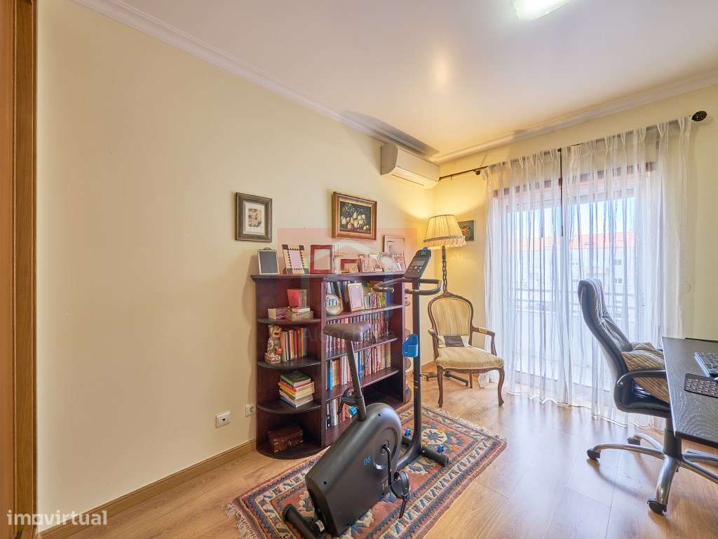 Apartamento duplex T2+3 em São Francisco.-20