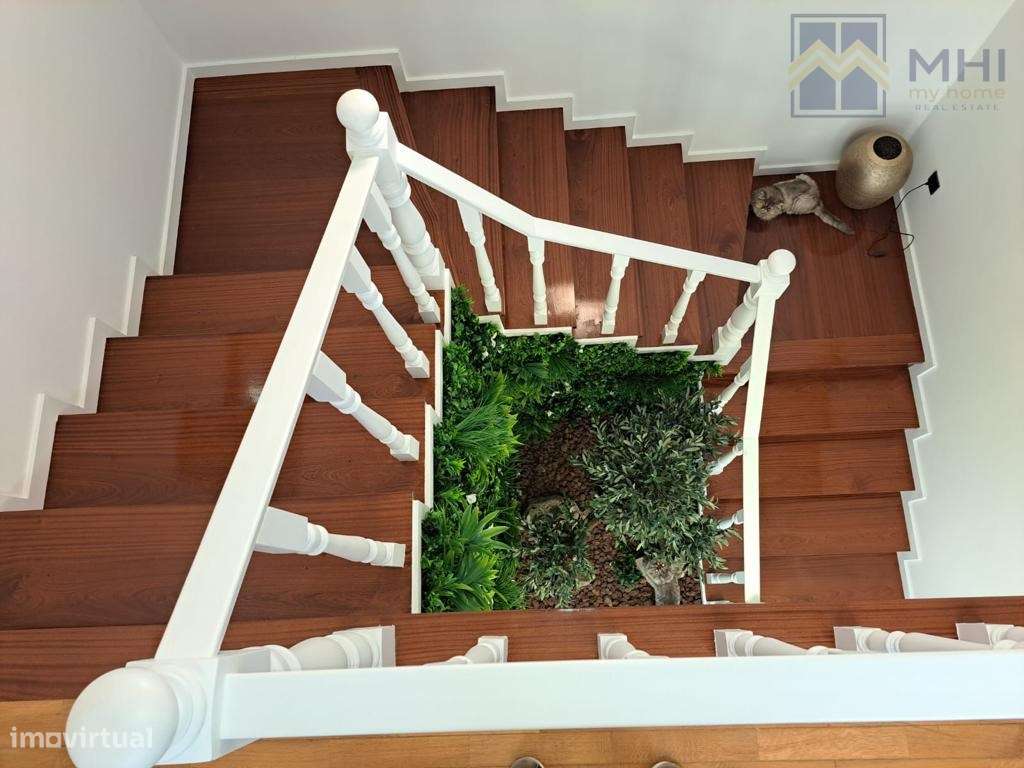 Propriedade com duas casas T2 na Madalena com piscina e a 700 m da ...-13