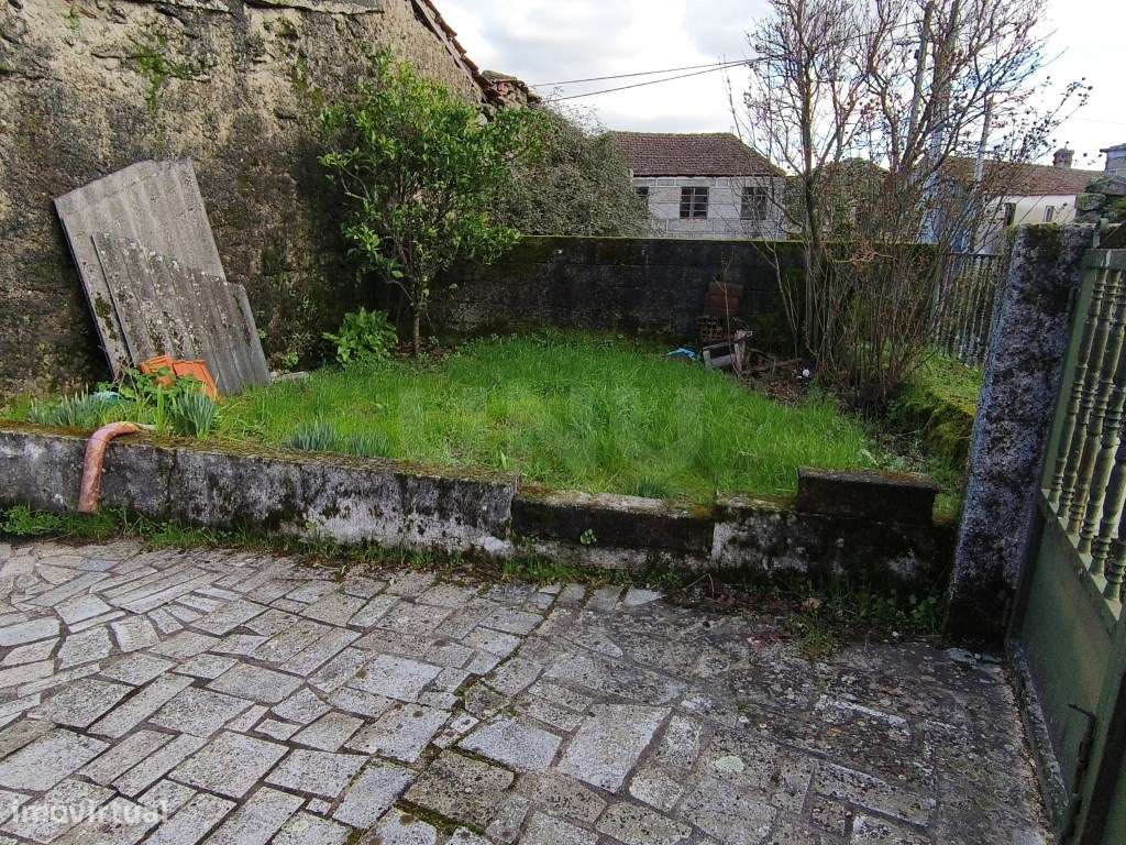 Moradia acolhedora, em aldeia tranquila e pronta a habitar-24