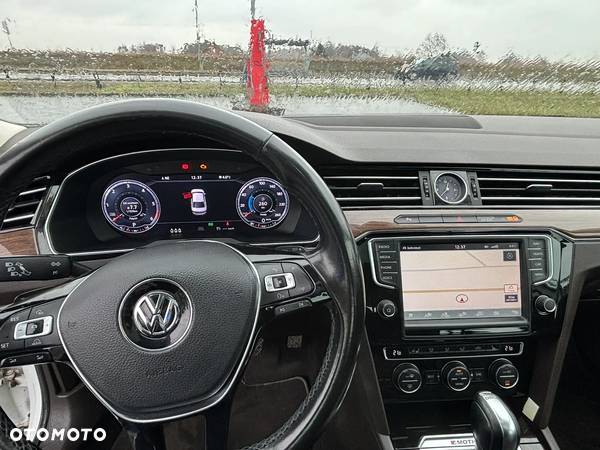 Volkswagen Passat 2.0 TDI Bi-Turbo BMT 4Mot Highline DSG - 12