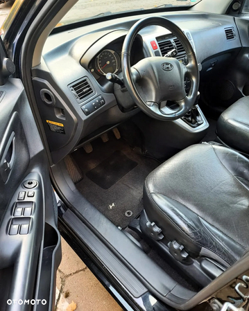 Hyundai Tucson 2.0 Comfort 2WD - 12