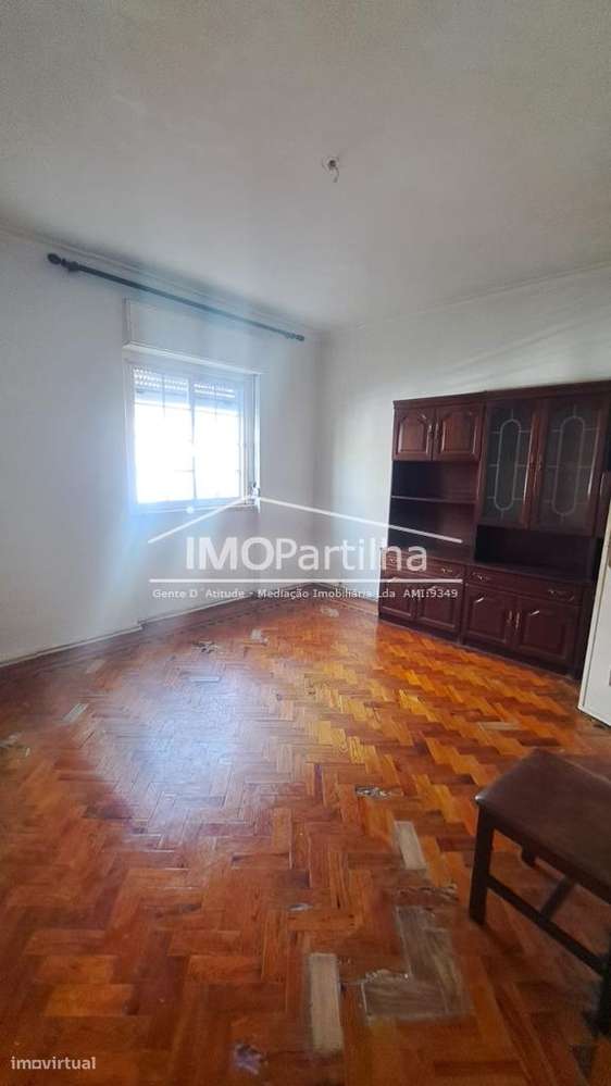 Apartamento T3 C/ Terraço na Venda Nova - Amadora-3
