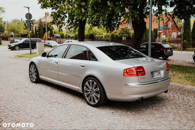 Audi A8 4.2 FSI L Quattro - 12