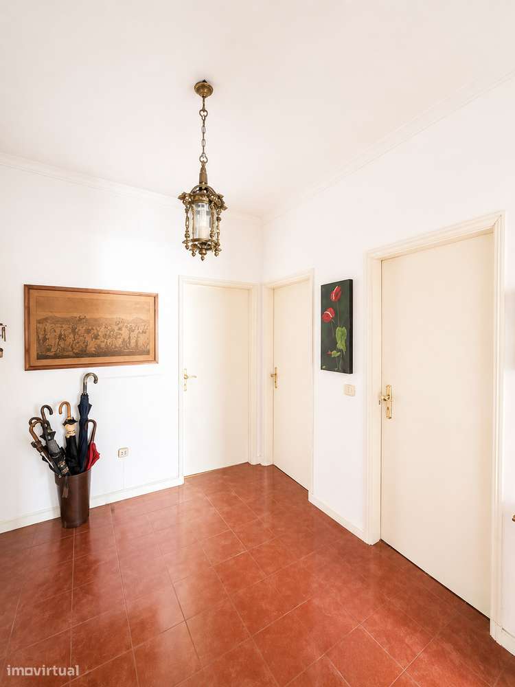 Vende-se apartamento T2 com terraço-6