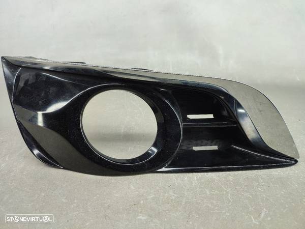 Grelha De Para Choques Da Frente Nissan Pulsar Hatchback (C13) - 2