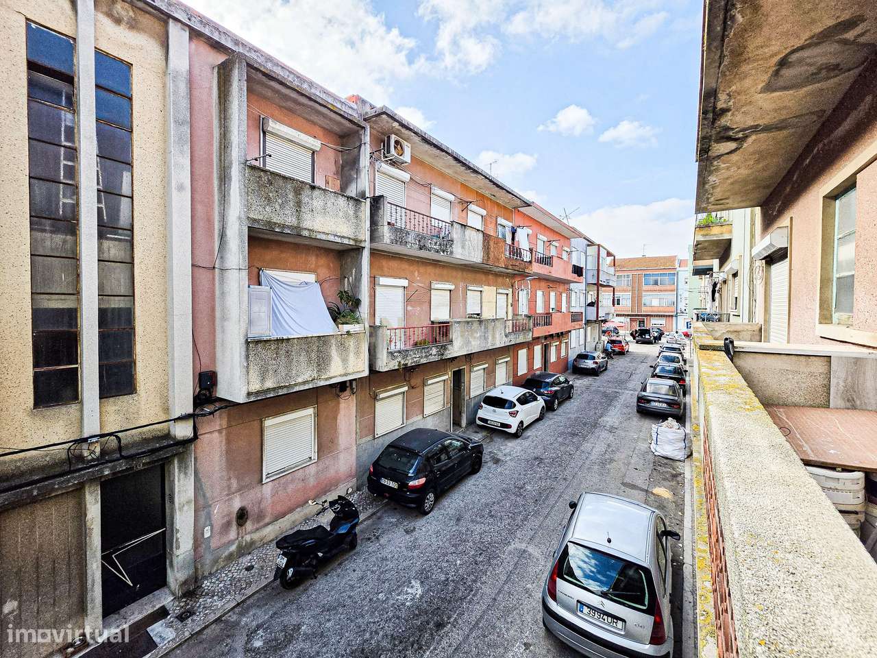 Apartamento T1 com Varanda em Localização Central-27