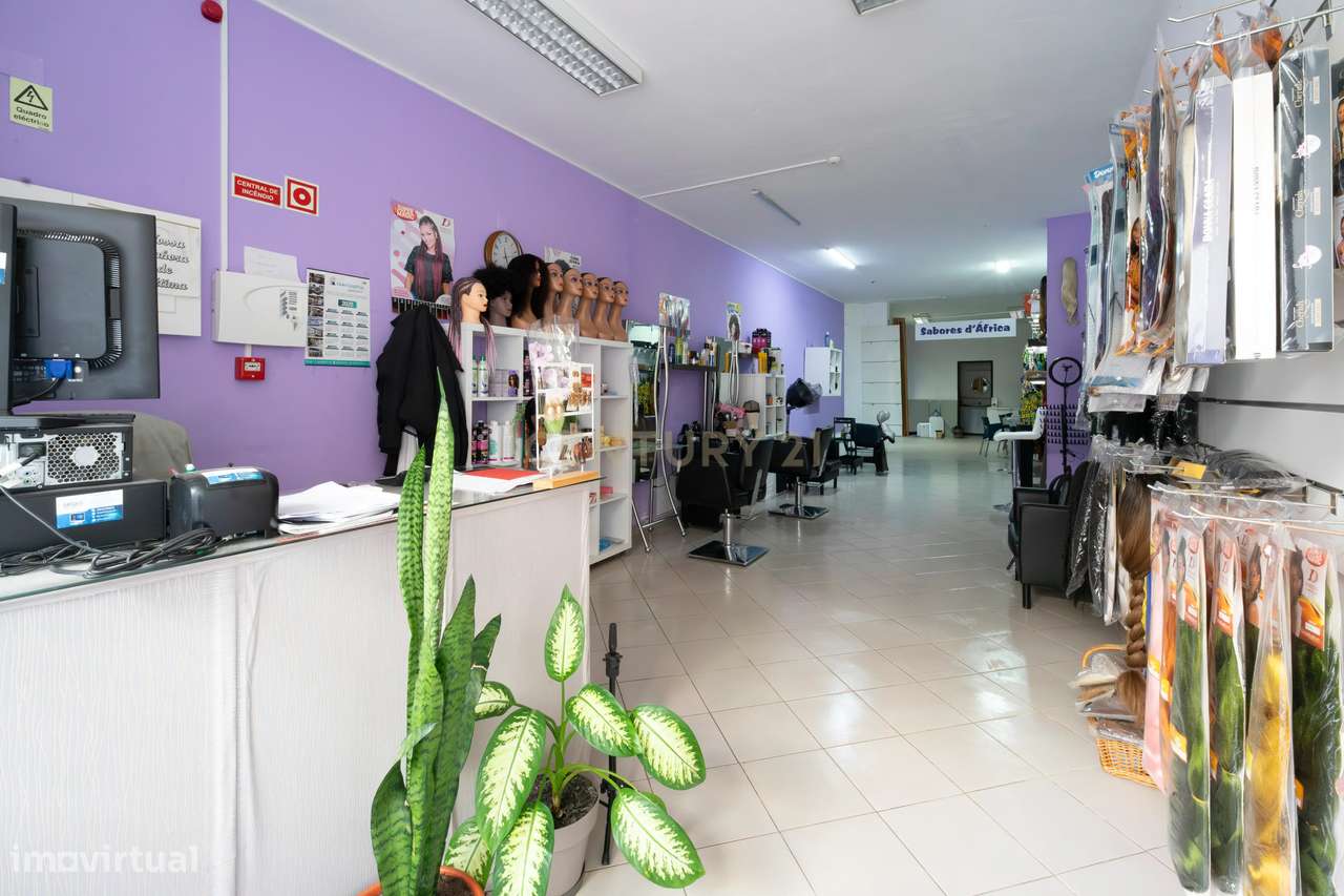 Loja no coração da Baixa de Olhão | Excelente oportunidade de investim - Grande imagem: 4/23