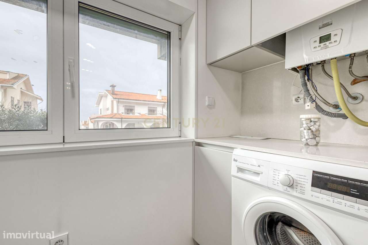 T3 Renovado com Terraço a 200m da Praia de Lavadores-7