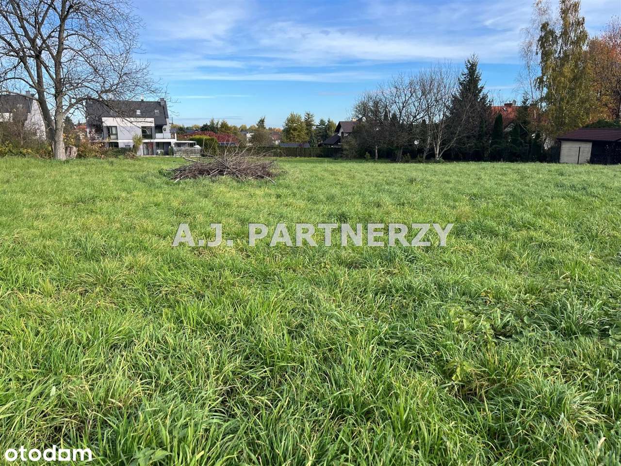 Działka inwestycyjna w centrum Zabawy!-1