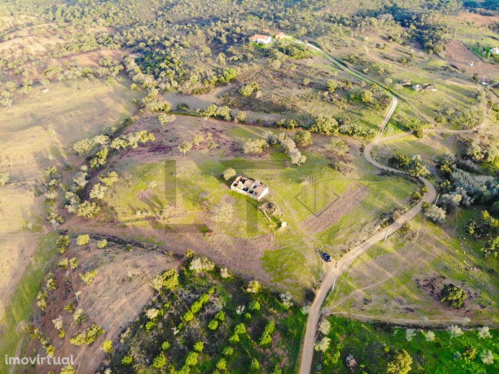 Terreno com 2,15 Hectares com Ruina na Serra de Grândola ...