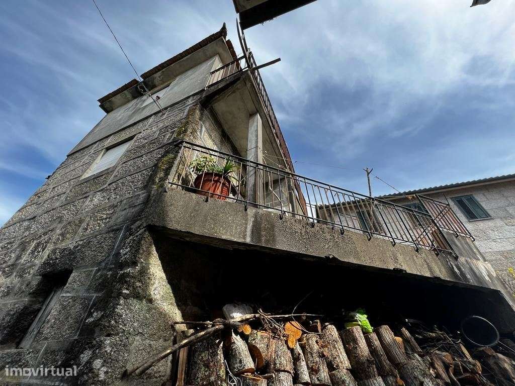 Moradia para restauro situada em Ansiães - Grande imagem: 5/12