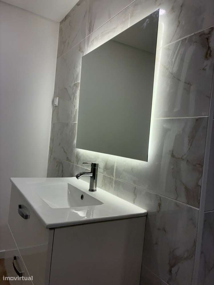 Apartamento T4 em Barreiro com Excelente Localização-19