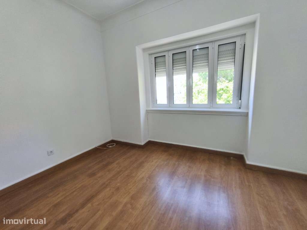 Apartamento T4 para venda com 101 m² de área bruta em Merçês Rio de...-16