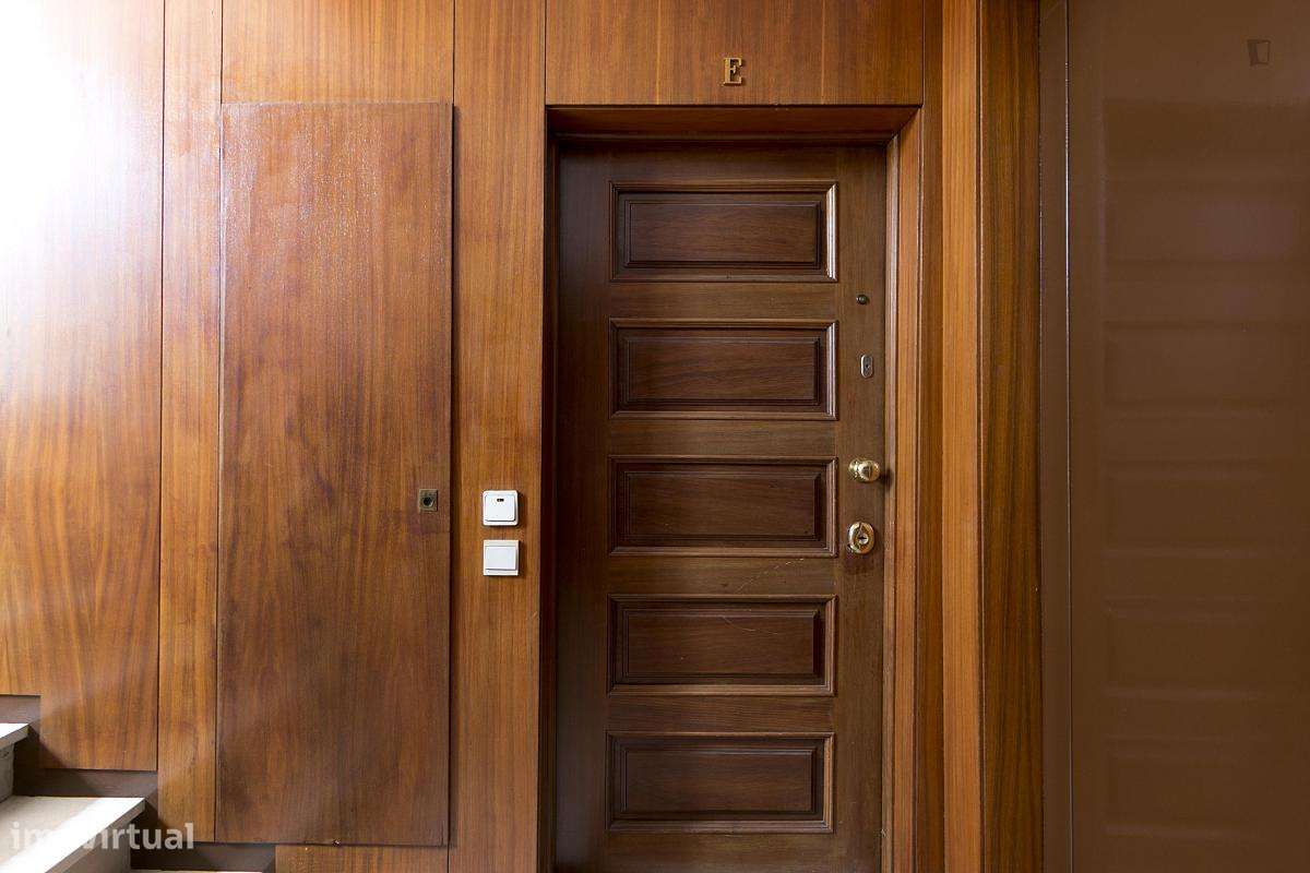 Apartamento com 2 quartos - localizado em Ramalde Porto - Grande imagem: 2/10