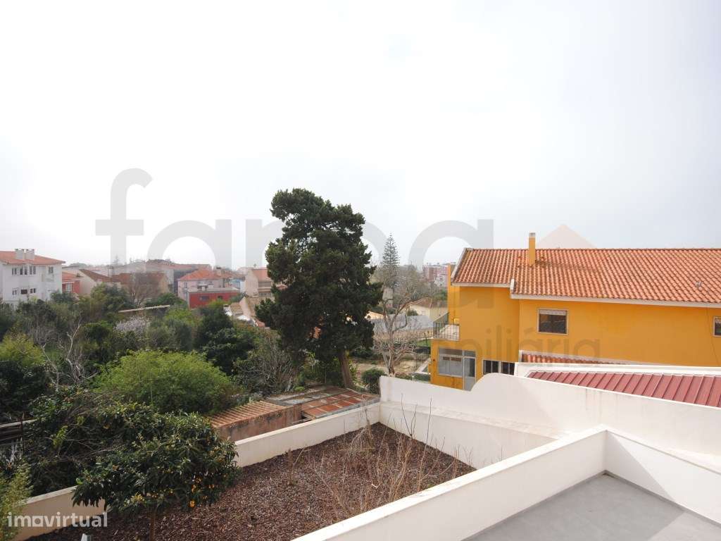 T3 Duplex com terraço centro da Parede-53