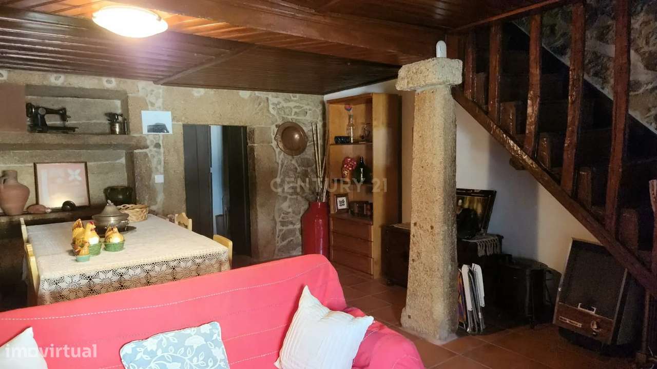 Moradia em Pedra com Terraço e Logradouro — Escalos de Baixo-7