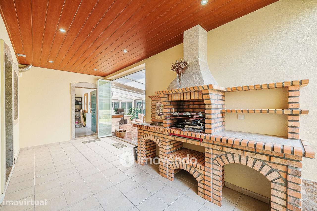 Moradia T4, com condomínio com piscina, em Almargem do Bispo-26