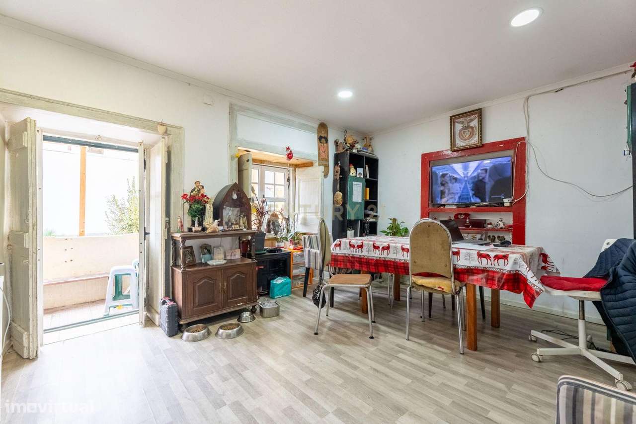 T2 com Terraço de 100 m² no Centro de Lisboa | Elevado Potencial de Va - Grande imagem: 3/25