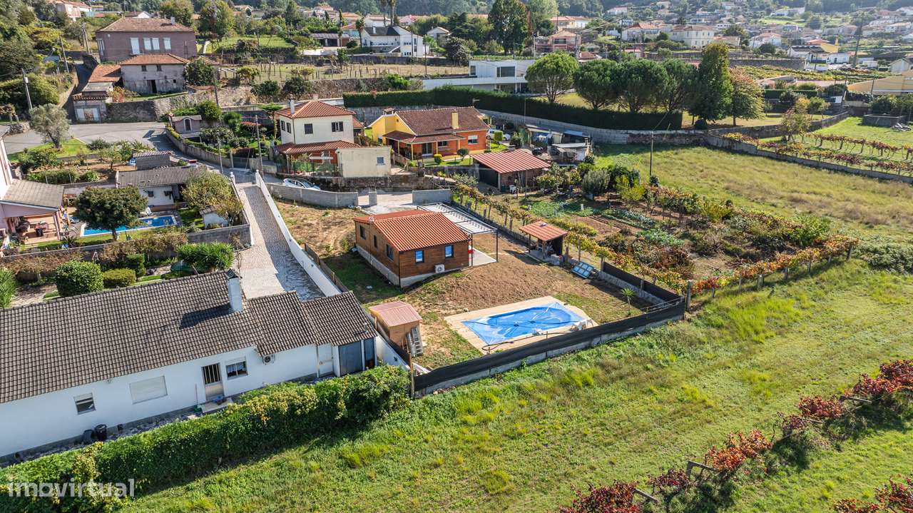 Moradia individual T2 térrea com piscina-30