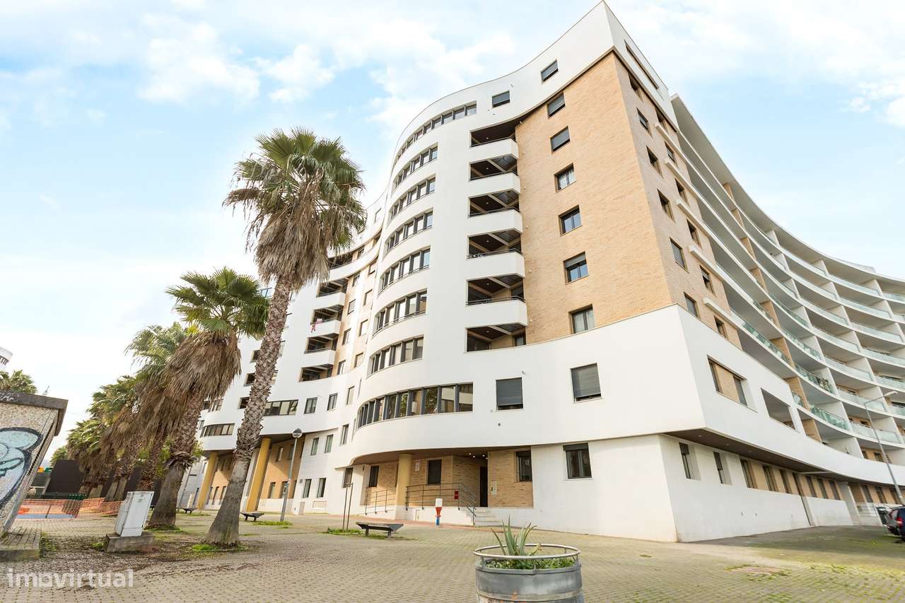 Excelente Apartamento T3 com Terraço e Box no Infantado – Loures-25