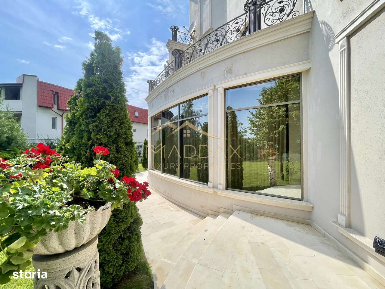 Impressive Villa *1500 SQM usable* 2613 SQM land / Open to the lake - Imagine principală: 4/20