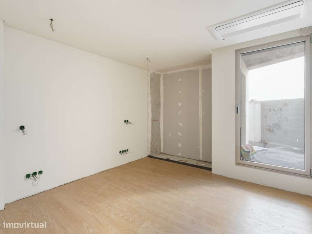 Moradia V3 Geminada com terraço e jardim, a 900 metros do mar-39