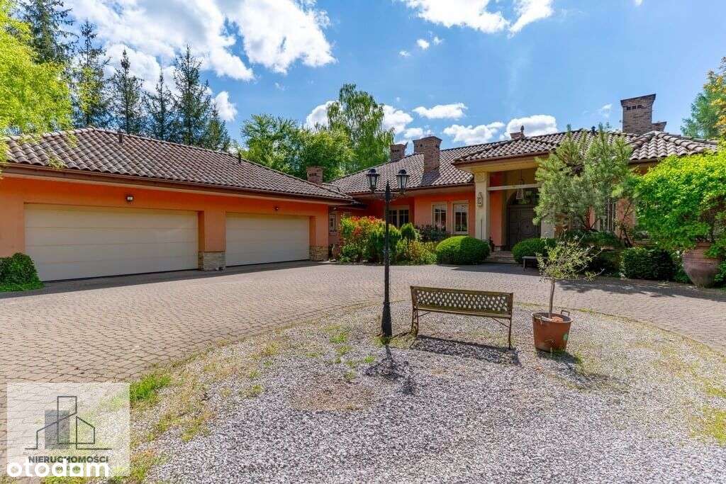 Parterowa Rezydencja Z Basenem, duża działka, styl-13