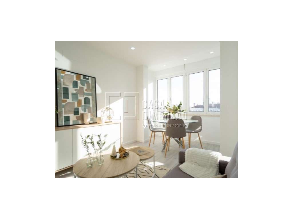 Apartamento de tipologia T2 com varanda, mobilado e equipado em Ben...-6