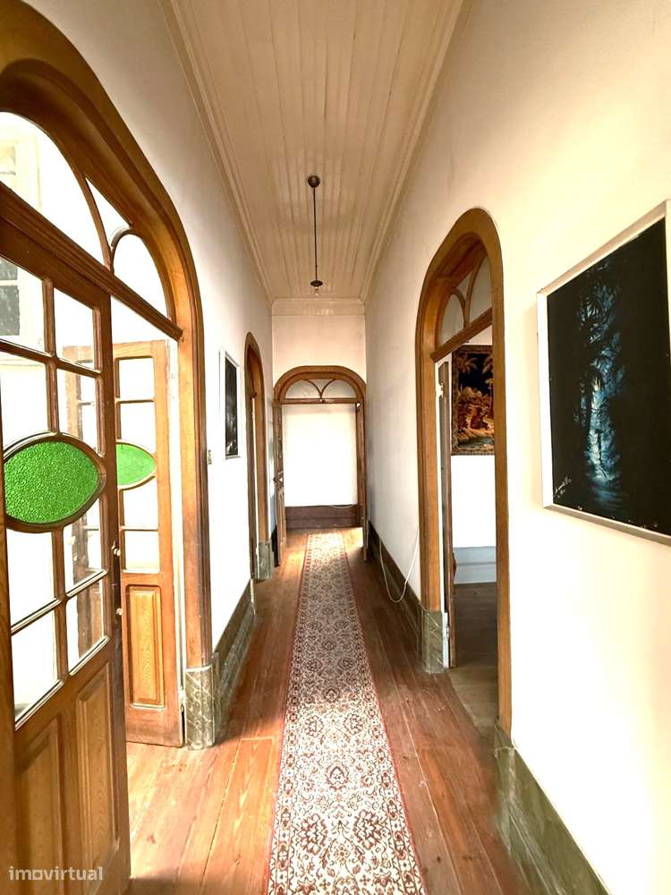 Moradia de Traça Apalaçada com Lojas  no Centro Histórico de Ovar-37